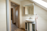 Duschbad - Top gepflegte Oberwohnung mit Terrasse und Gartenanteil in zentraler Lage von Warsingsfehn