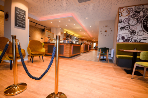 Inmitten der Auricher Innenstadt: modernes, großflächiges Café/Restaurant zur Vermietung - Inneneinrichtung 2 (35209)