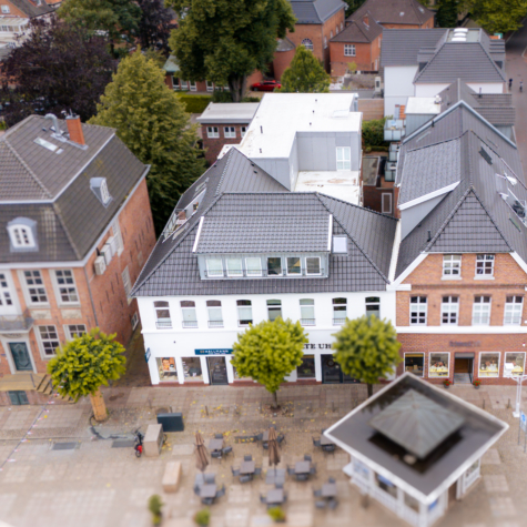 Inmitten der Auricher Innenstadt: modernes, großflächiges Café/Restaurant zur Vermietung - Luftaufnahme 2 (35207)